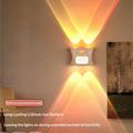 16-farget RGB-LED-nattlampe med fargeovergang og bevegelsessensor - lysprojeksjon opp/ned