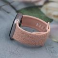 Apple Watch Series 11/10/9/8/SE 3/SE (2022)/7/SE/6/5/4/3/2/1 silikonrem med blomstermønster - 42mm/41mm/40mm/38mm - sandrosa