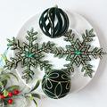 Julekule- og snøfnuggpyntesett med flokk – 8cm/16cm – 10 stk. – Grønn