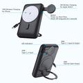 MP07 3-i-1 10000mAh magnetisk powerbank med innebygd kabel og stativ - MagSafe-kompatibel - svart
