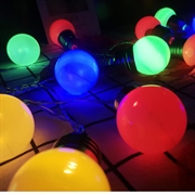 Flerfarget LED-streng med lyspærer - 1.5m / 10 lysdioder