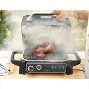 Ninja OG701EU Woodfire elektrisk grill og røyker - grå / svart