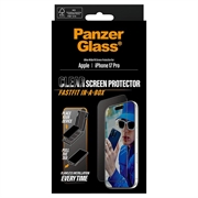 iPhone 17 Pro PanzerGlass Ultra-Wide Fit m. FastFit In-A-Box Beskyttelsesglass - 9H - svart kant