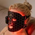 SP-1103F Magnetisk, trådløs LED-lysterapi-ansiktsmaske med kontrollenhet - svart