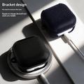 Samsung Galaxy Buds4/Buds4 Pro elegant etui med karabinkrok og rengjøringspenner - svart