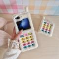 Samsung Galaxy Z Flip6/Z Flip7 FE Retro plysj-deksel med broderte skivetaster - Hvit