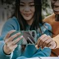 Samsung Galaxy Z Flip8 Plast-deksel med Ytre Beskyttelsesglass - mørkegrønn