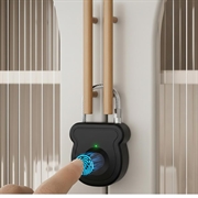 Smart fingeravtrykkshengelås med elektronisk nøkkel