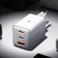 Spigen Essential 47W GaN-vegglader - 2x USB-C, 1x USB-A - hvit