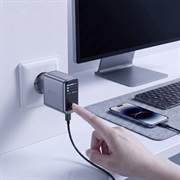 Tech-Protect PowerVision NC140W-GaN 140W lader med 4 porter - PowerView AI 2.0-skjerm - mørkegrå