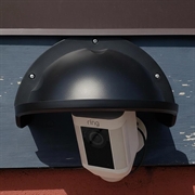 Veggmontert sol-/regnskjerm i plast for overvåkningskamera