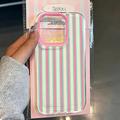 iPhone 17 Pro Max hybrid-deksel med stripemønster - rosa