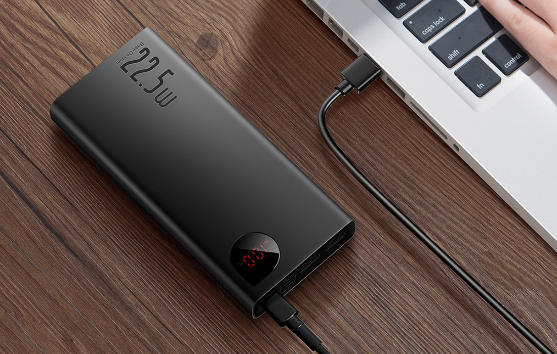 Baseus Adaman Metal Digital Display Power Bank 10000mAh med USB-C-kabel - Svart