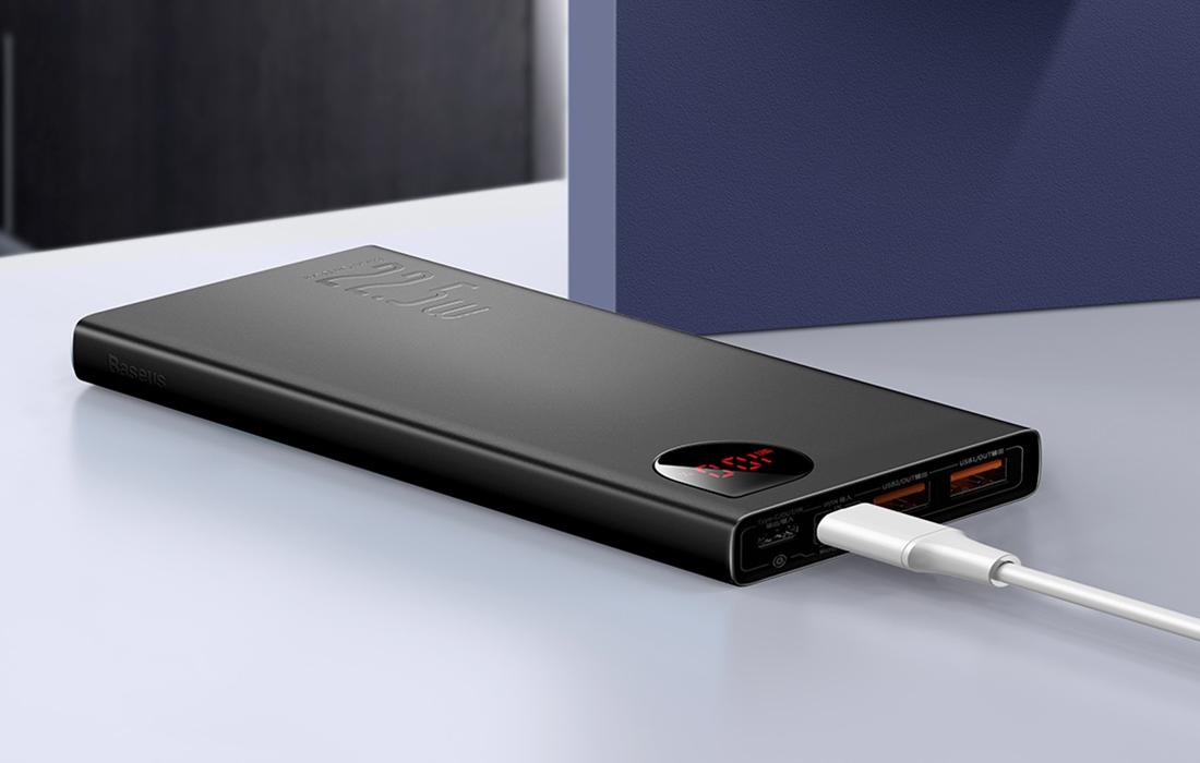 Baseus Adaman Metal Digital Display Power Bank 10000mAh med USB-C-kabel - Svart