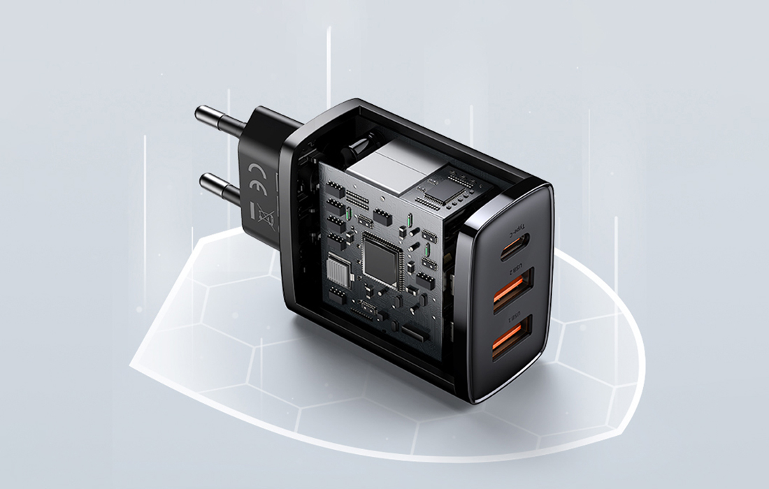Baseus Compact Hurtiglader 30W - USB-C PD, 2xUSB - Svart